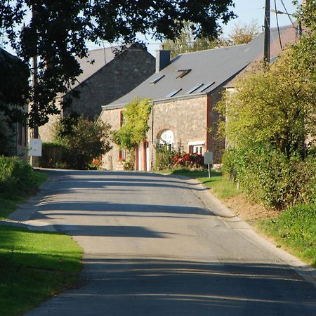 B&B Les Trois Voisins Bourseigne-Vieille Exterior foto