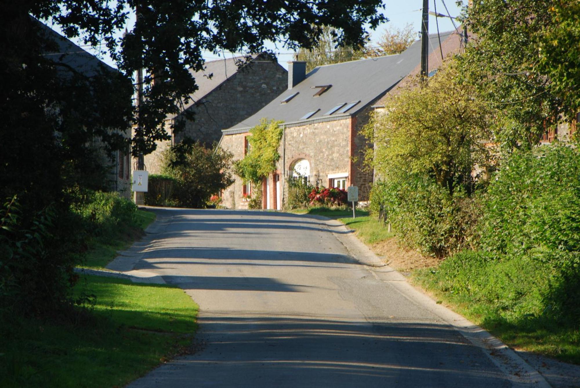B&B Les Trois Voisins Bourseigne-Vieille Exterior foto