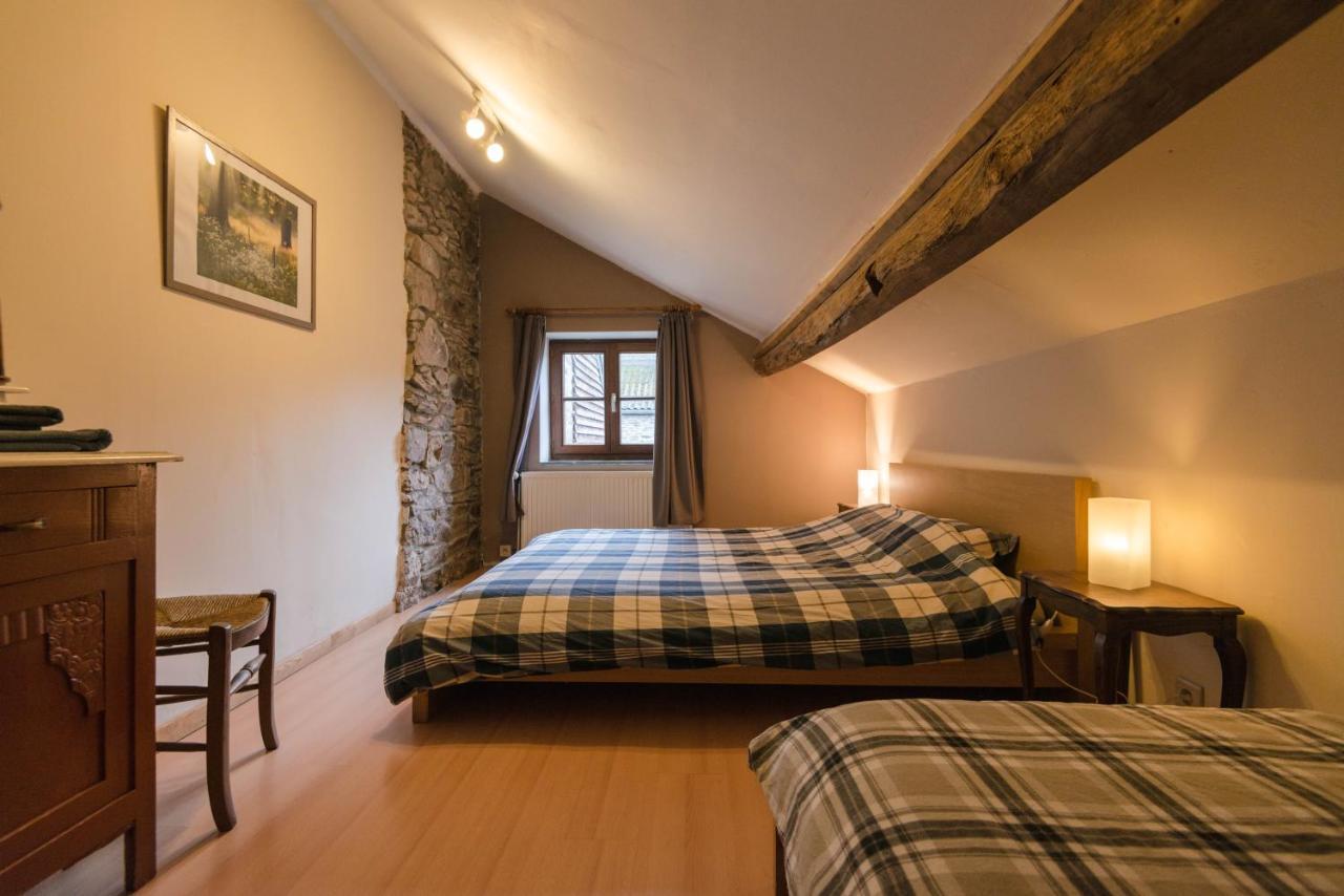 B&B Les Trois Voisins Bourseigne-Vieille Exterior foto